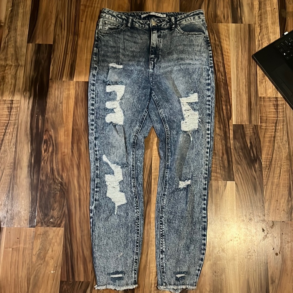 denim distressed jeans